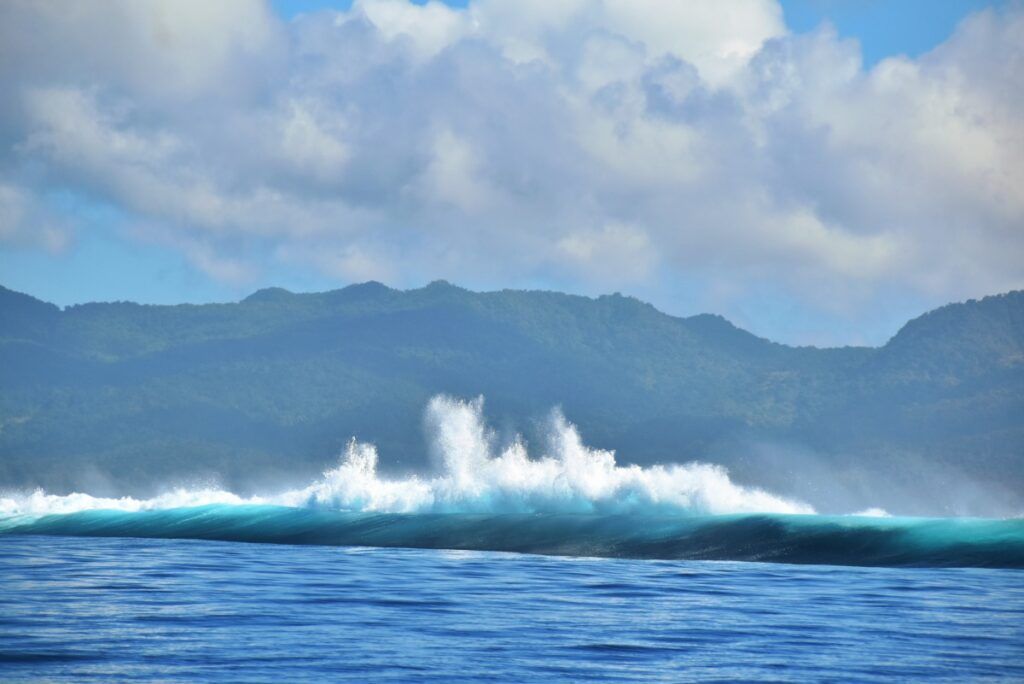 The Best Time to Surf in Fiji