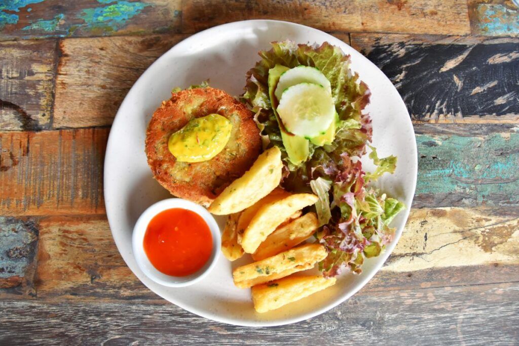 The Food Guide to the Mamanuca Islands: Places to Eat & Food Resorts
