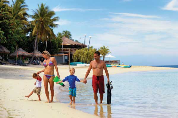 mamanuca-islands-family-