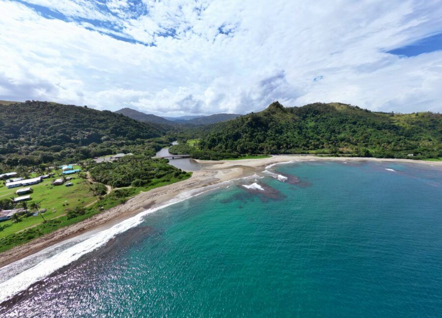 The Travel Guide to the Coral Coast on a Budget