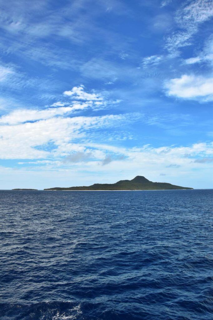Visiting Fiji: Main Island Vs. Outer Islands