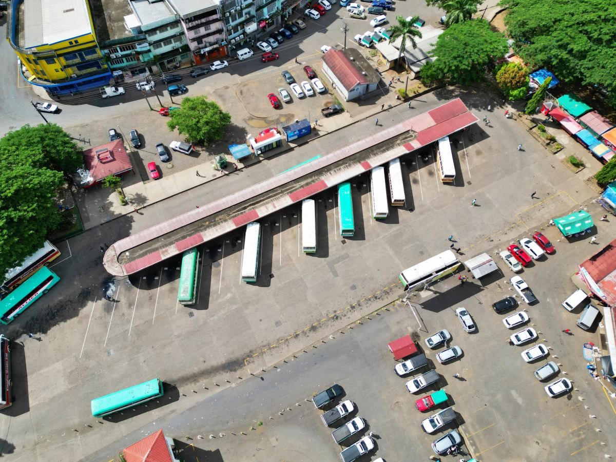 How to Travel Around Fiji by Bus