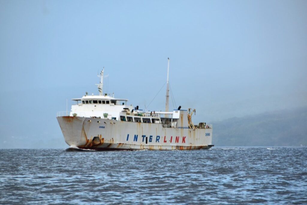 How to Take the Ferry to Taveuni