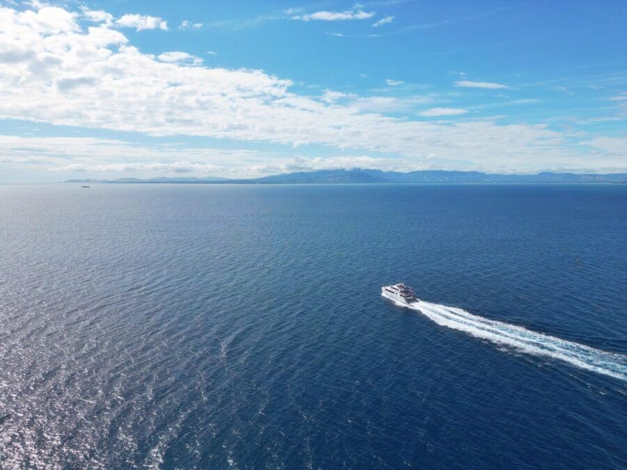 The Guide to Travelling in Fiji by Ferry