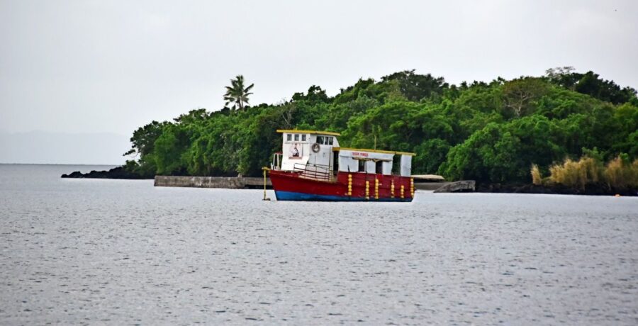 How to Take the Ferry to Taveuni