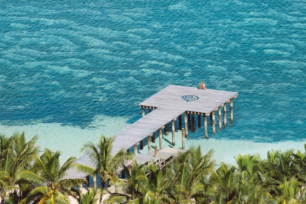 10 Best Resorts in Fiji with Glass-Bottom Boats