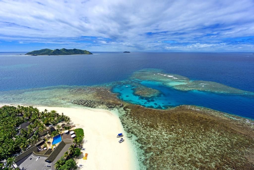 10 Best Resorts in Fiji with Glass-Bottom Boats
