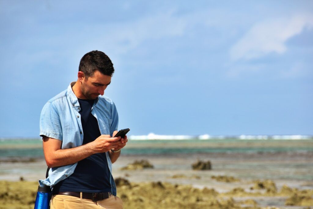 Is There Mobile Phone Reception in the Yasawas Islands?