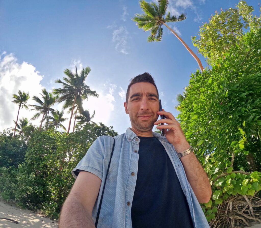 Is There Mobile Phone Reception in the Yasawas Islands?