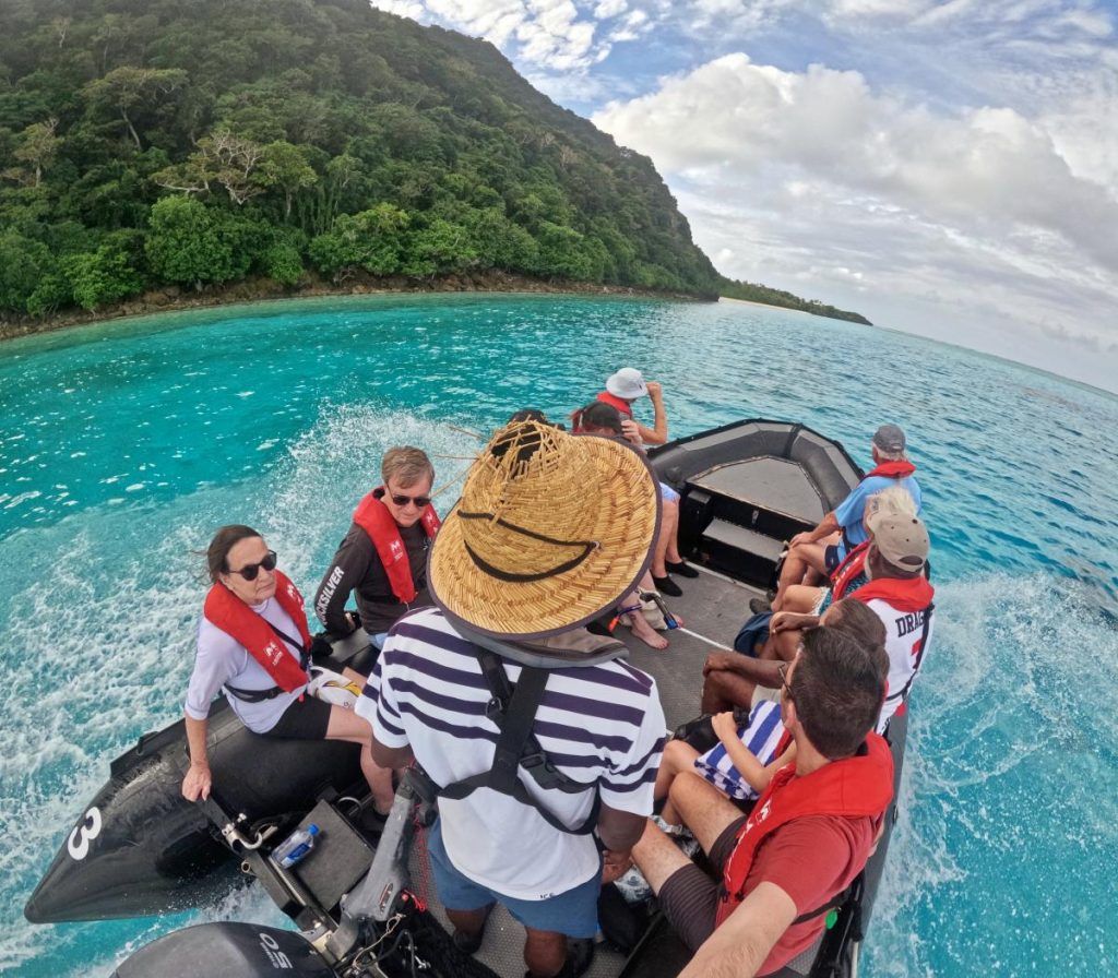 5 Best Things to Do on Dravuni Island