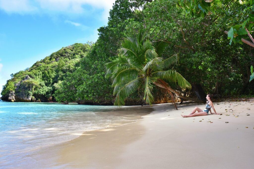 The BEST Travel Guide to Fiji: How to Plan a Trip to Fiji 🌴 [2025]