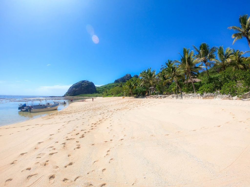 Fiji Weather, Seasons & Climate + Weather by Month ⛅ [2025]
