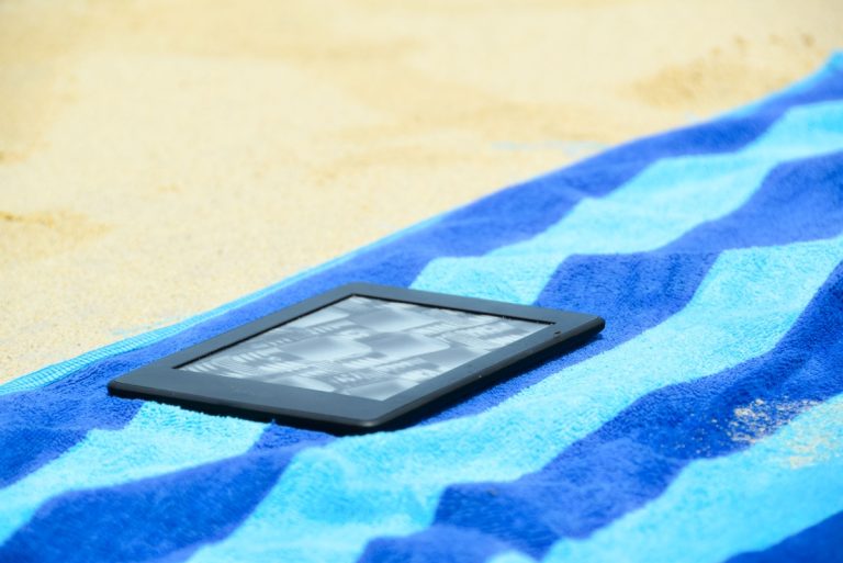 20 Must-Have Gadgets & Travel Accessories for Fiji