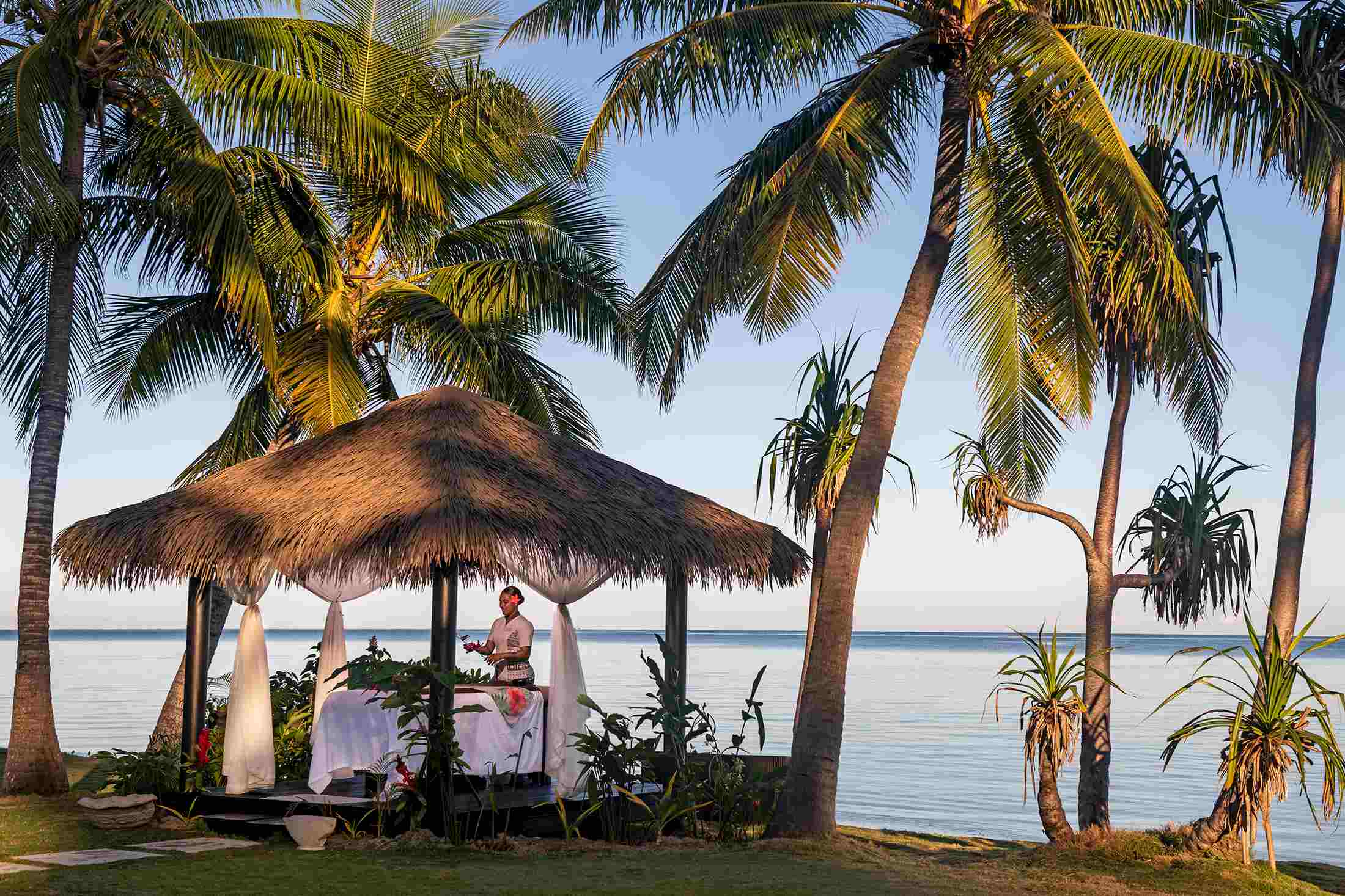 10 Most Romantic Resorts in the Mamanuca Islands ❤️ [2025]