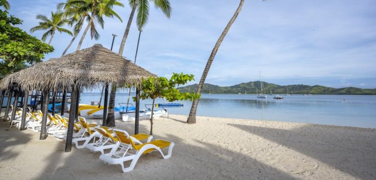 25 BEST Resorts in the Mamanuca Islands ????️ [2025]