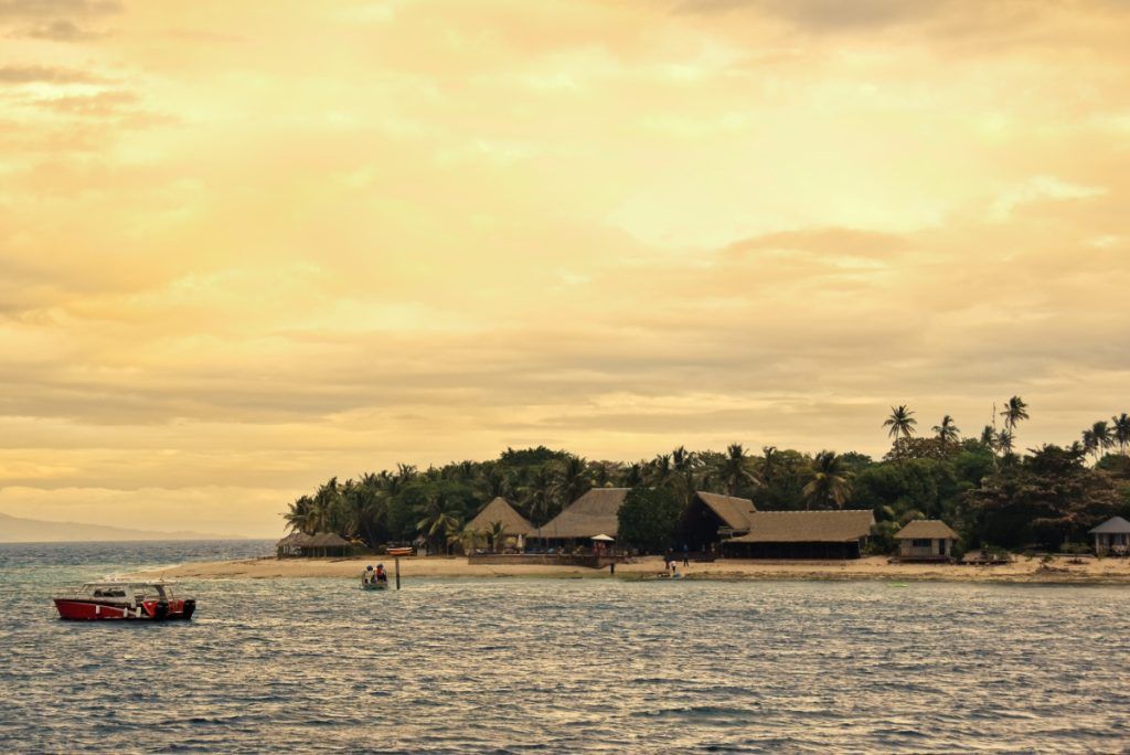 25 BEST Resorts in the Mamanuca Islands ????️ [2025]