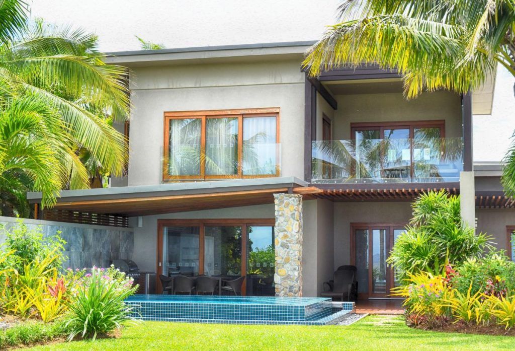 10 Best Luxury Resorts on Denarau Island ???? [2025]