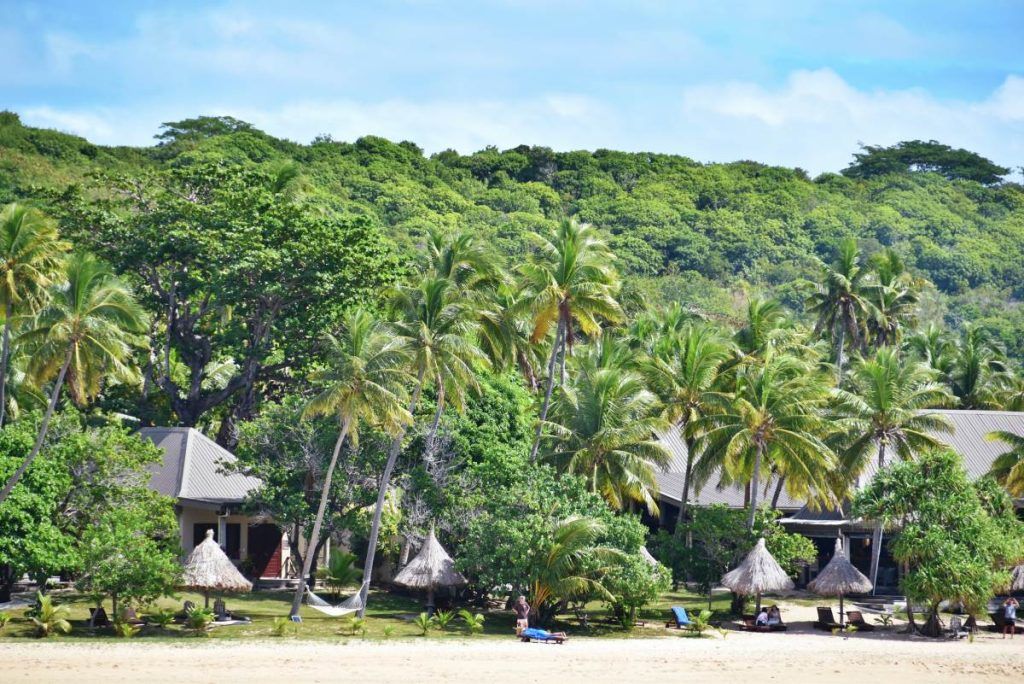 10 Best Fiji Resorts for Swimming with Manta Rays [2025]