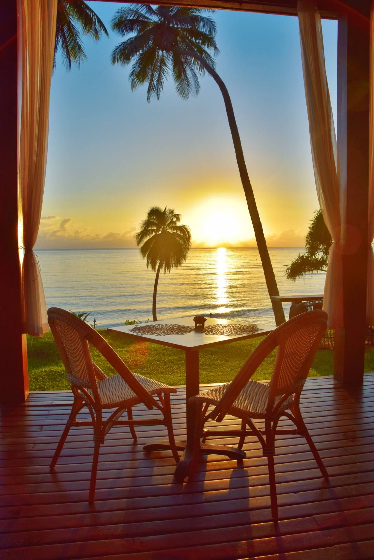 25 Most Romantic Honeymoon Resorts in Fiji ❤️ [2025]