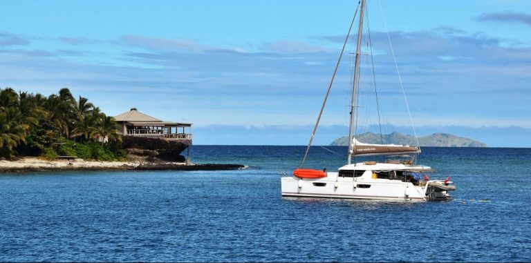 9 BEST Sailing Charters in Fiji ⛵ [2025]