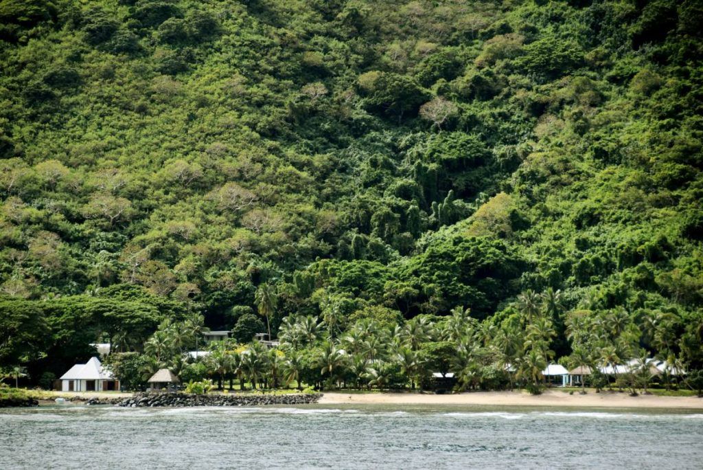 25 Most Romantic Honeymoon Resorts in Fiji ❤️ [2025]