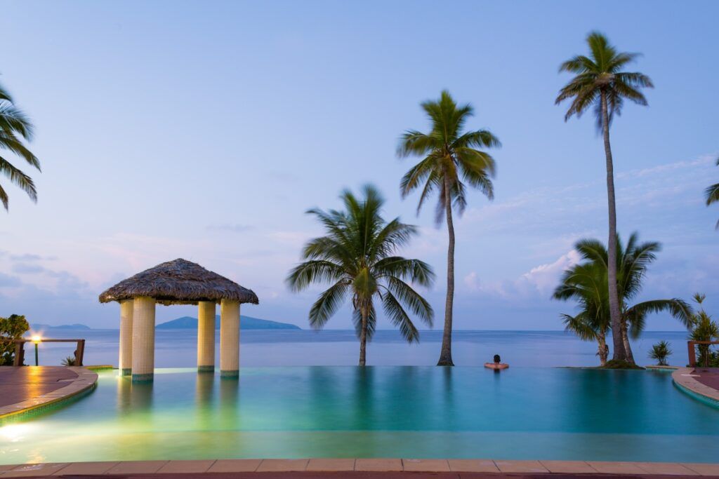 25 BEST Resorts in the Mamanuca Islands 🏝️ [2025]