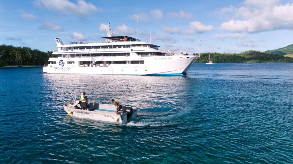7 BEST Overwater Bungalows &amp; Villas on Water in Fiji 🏝️ [2025]