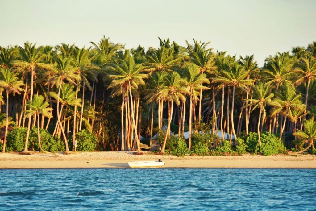 22 BEST Resorts in the Yasawa Islands 🏝️ [2025]