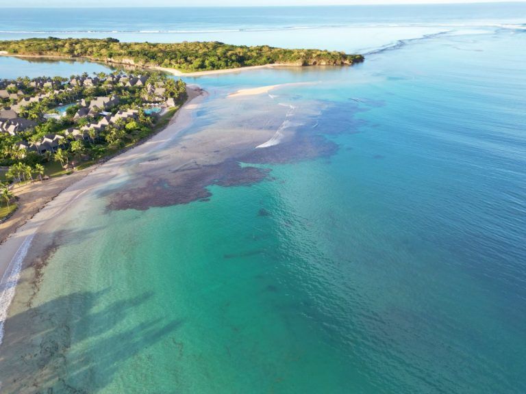 10 Best Luxury Resorts on the Coral Coast ???? [2025]