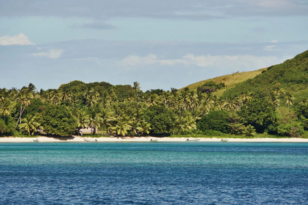 25 Most Romantic Honeymoon Resorts in Fiji ❤️ [2025]