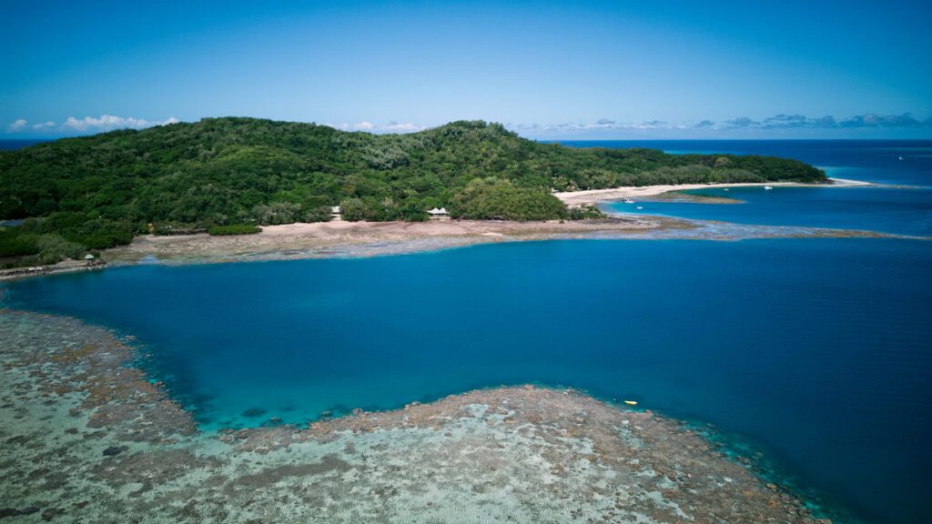 9 Best Resorts in Fiji with Glass-Bottom Boats