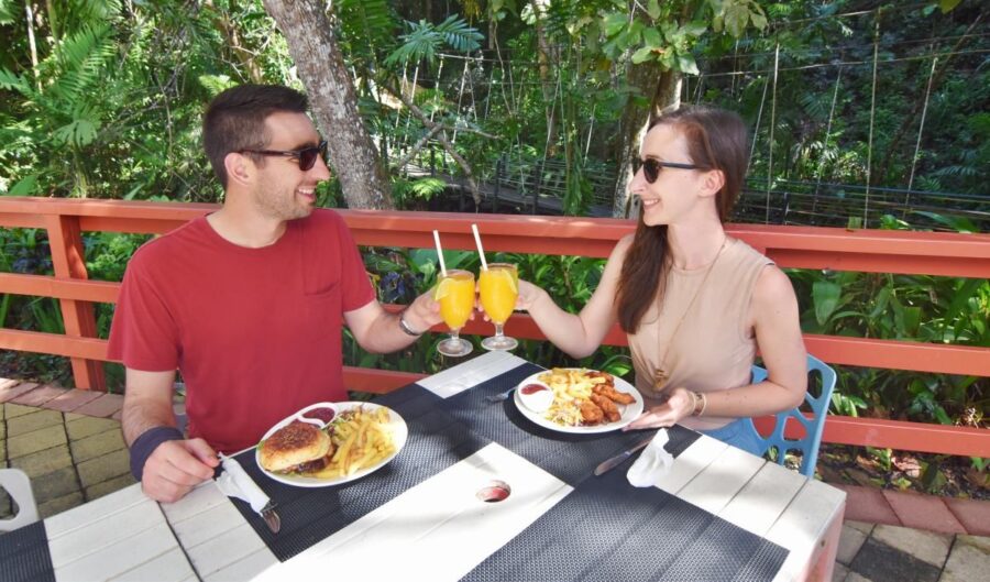 The Food Guide to the Coral Coast: Places to Eat & Food Tours