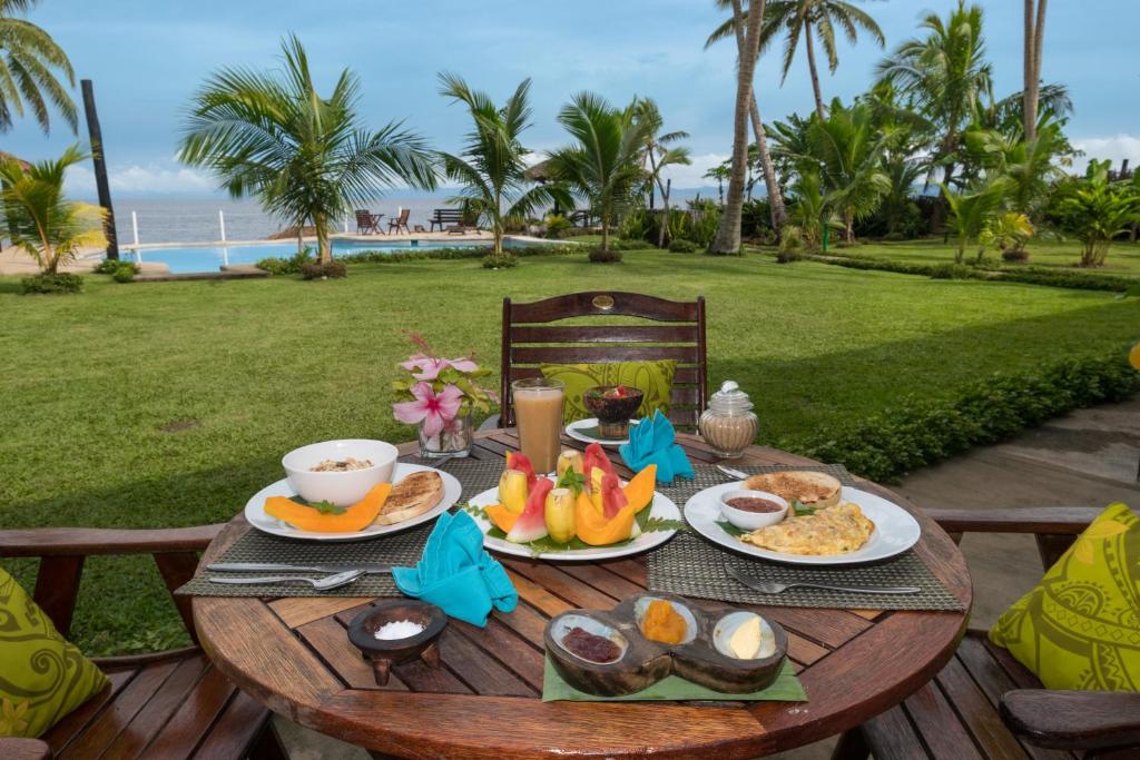 The Food Guide to Taveuni: Places to Eat &amp; Food Tours