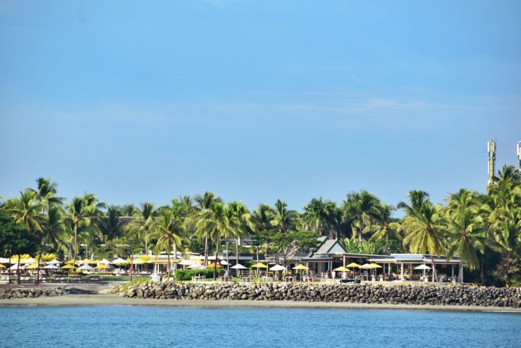 The Food Guide to Denarau: Places to Eat &amp; Food Tours [2026]