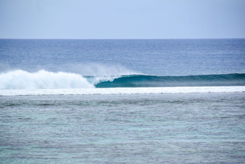 10 Best Surf Spots in the Mamanuca Islands 🤙