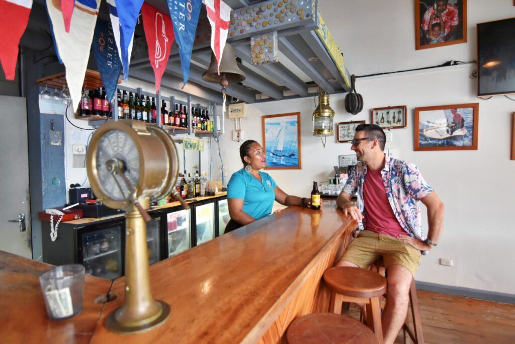 The Ultimate Guide to the Fiji Nightlife + Happy Hour List 🍸 [2025]