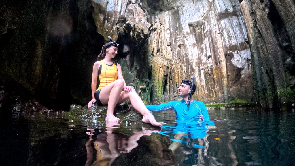 How to Get to the Sawa-i-Lau Caves in Fiji 🦇 [2025]