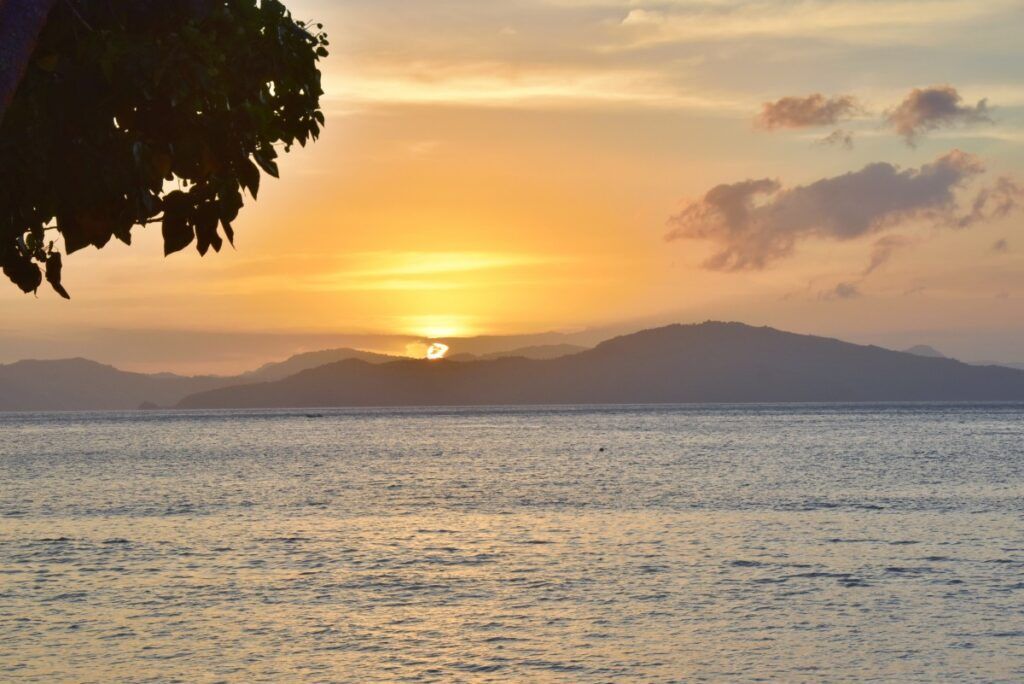 10 Best Sunset Cruises in Fiji 🌅 [2025]