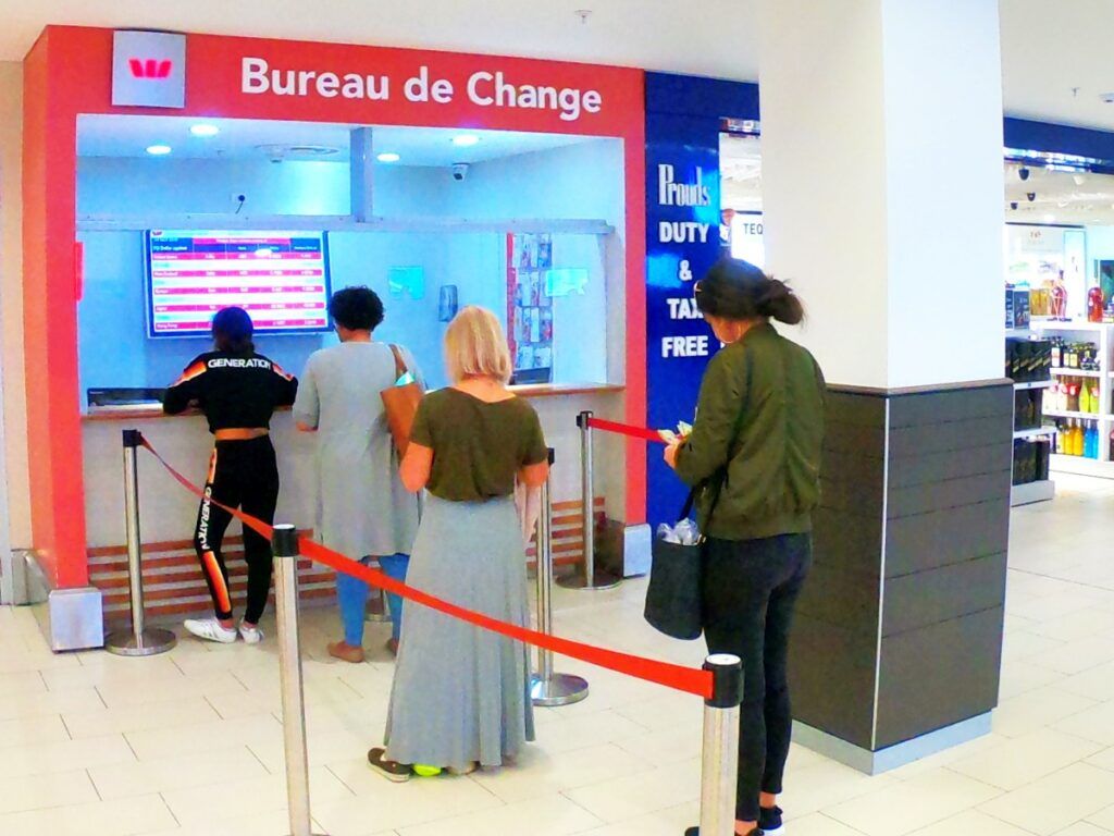 The Best Places to Exchange Money in Fiji