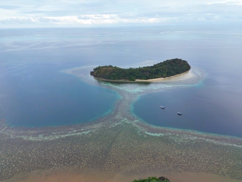 A Sailing Guide to Kadavu: Anchorages, Clearance & More