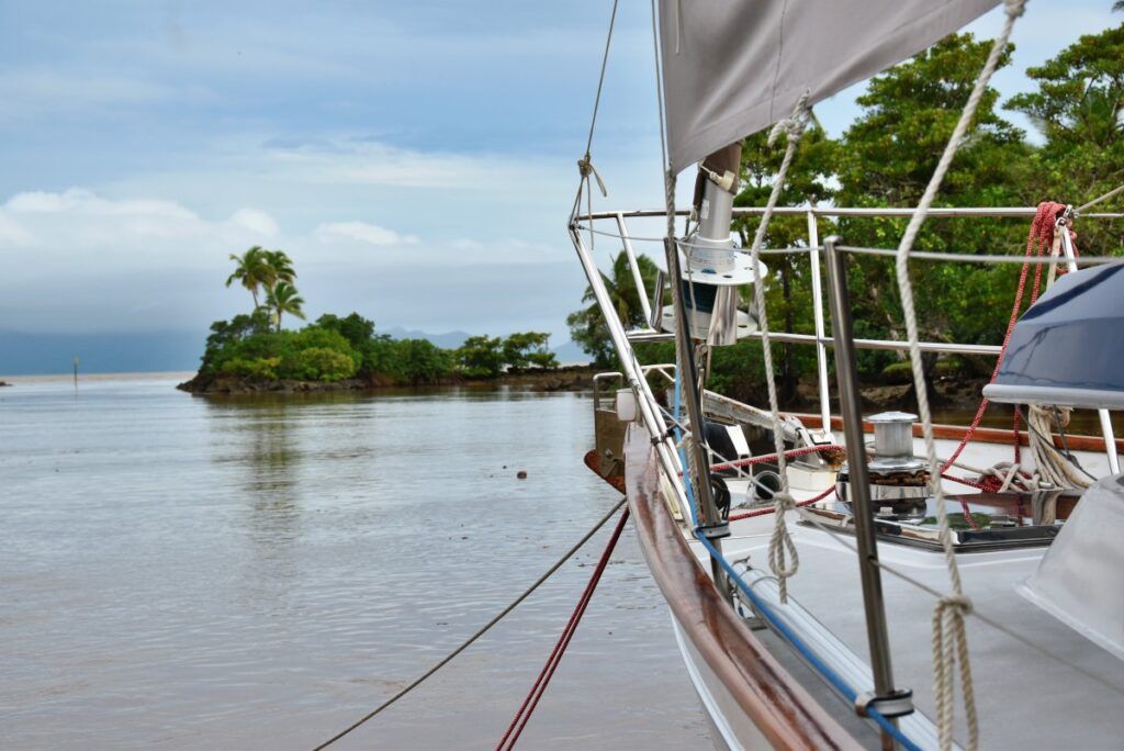A Sailing Guide to the Mamanuca Islands: Marinas, Moorings & More
